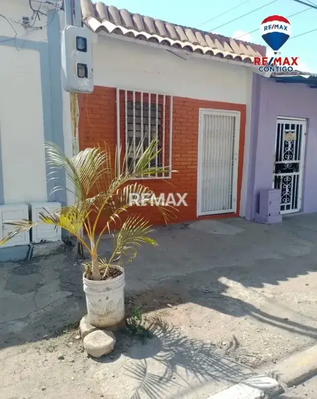 EN ALQUILER CASA COMERCIAL