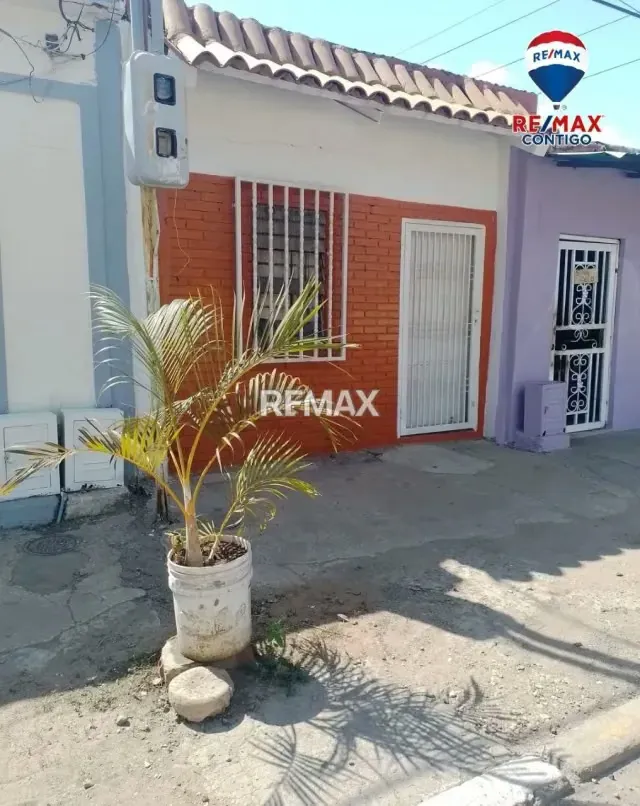 EN ALQUILER CASA COMERCIAL