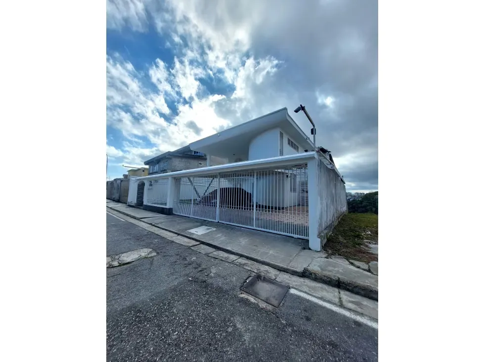 Se vende casa 550m² 4h+s/7b+s/7p San Antonio de los Altos - 2