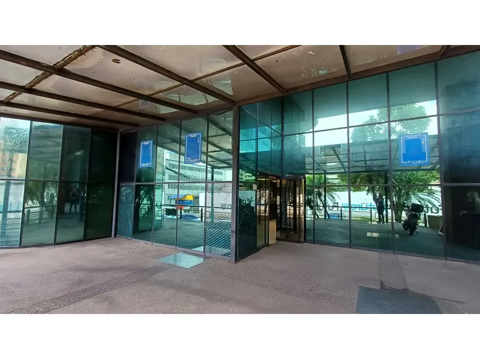 LOCAL COMERCIAL EN VENTA LA URBINA 174mts/4B/2PE - 2