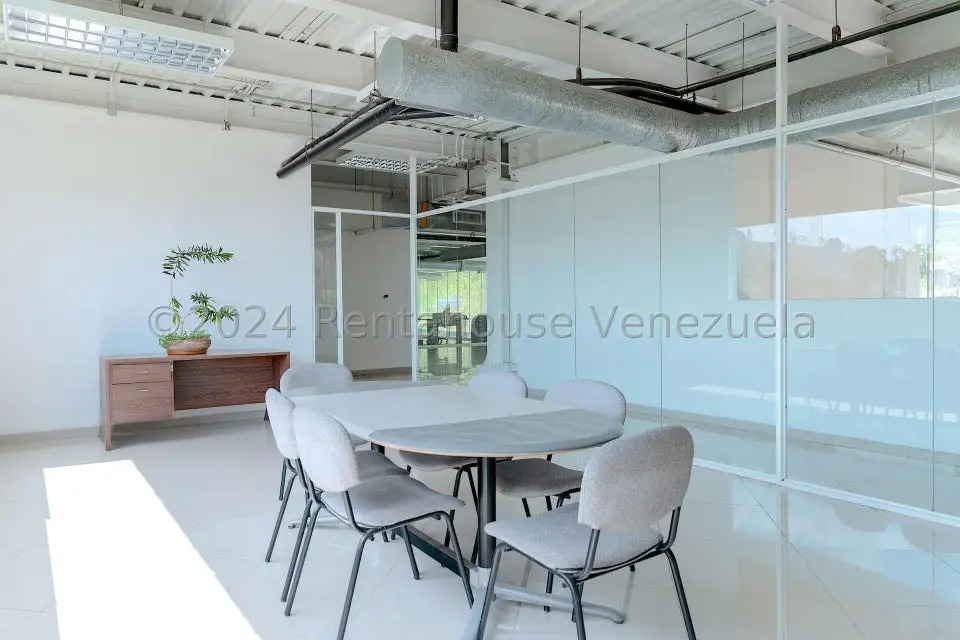 Comercial (Edificio) en Venta en Municipio Carrizal, Miranda - 32