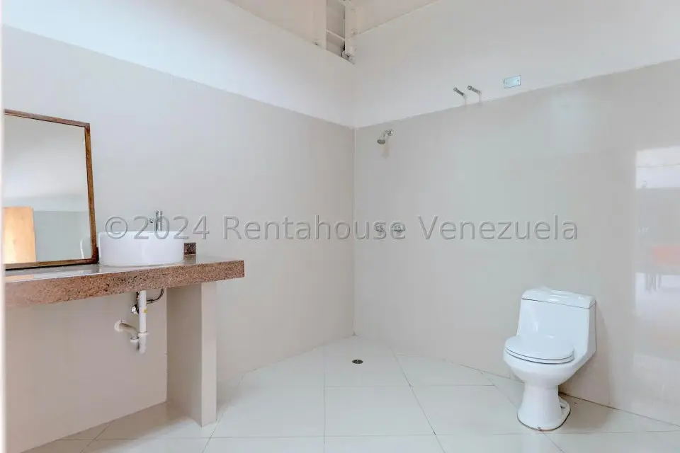 Comercial (Edificio) en Venta en Municipio Carrizal, Miranda - 35