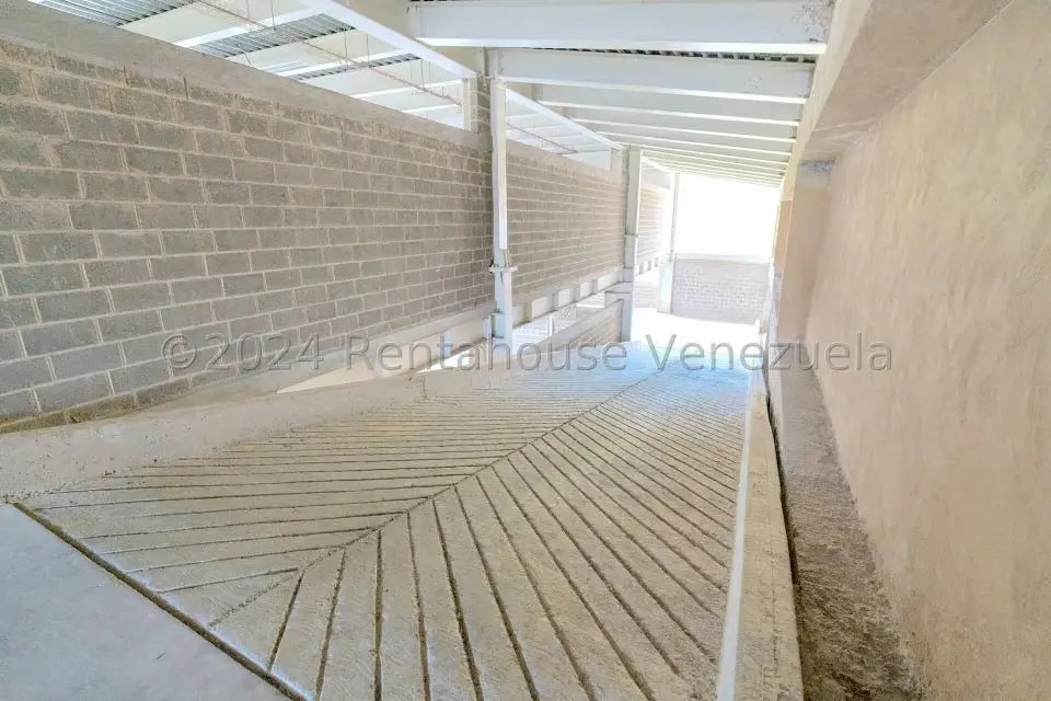 Comercial (Edificio) en Venta en Municipio Carrizal, Miranda - 42