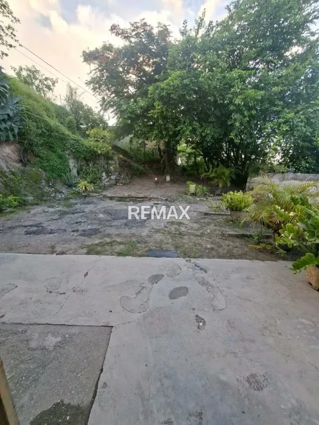 SE VENDE CASA EN SANTA ROSA