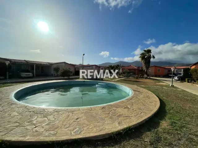 EN VENTA COMODA Y ACOGEDORA CASA EN LA AV JUAN BAUTISTA ARISMENDI, PORLAMAR, ISLA DE MARGARITA - 3