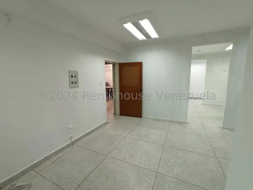 Oficina en Alquiler en Avenida Miranda, Aragua - 11