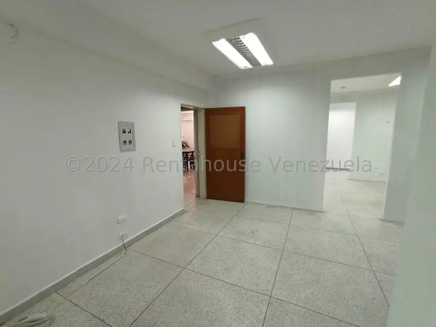 Oficina en Alquiler en Avenida Miranda, Aragua - 12