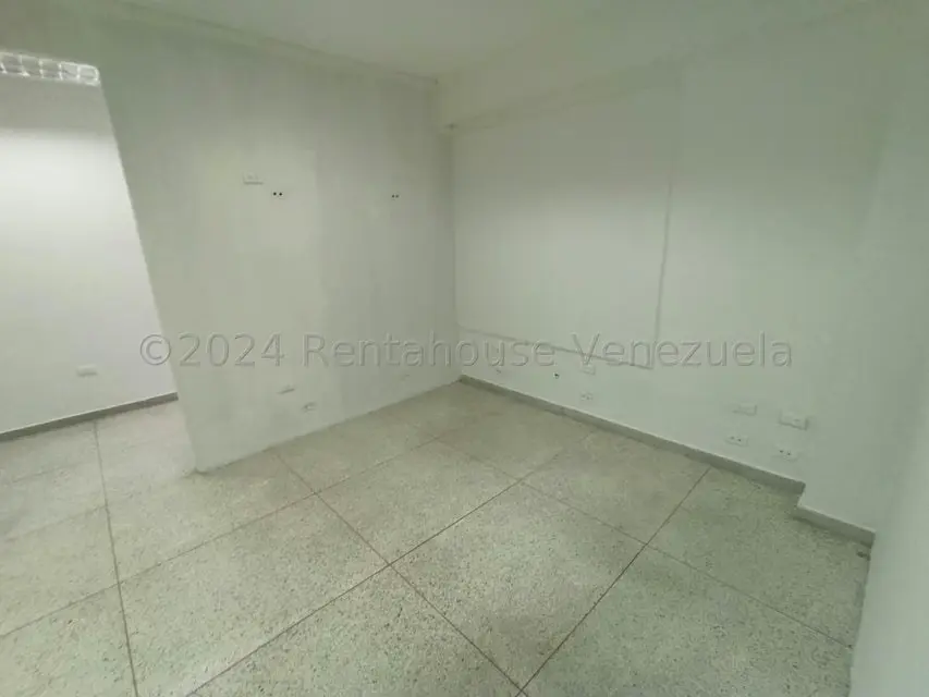 Oficina en Alquiler en Avenida Miranda, Aragua - 17
