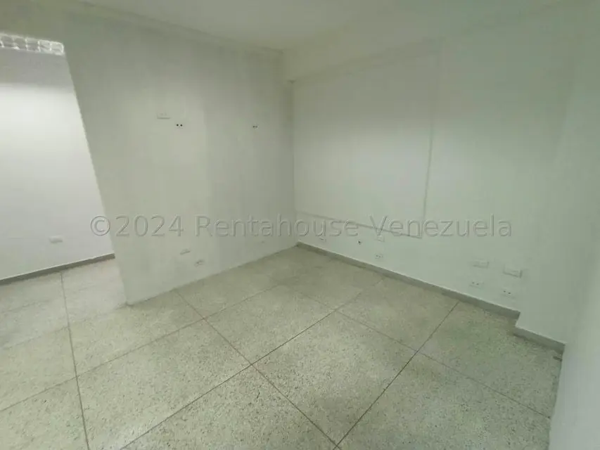 Oficina en Alquiler en Avenida Miranda, Aragua - 18
