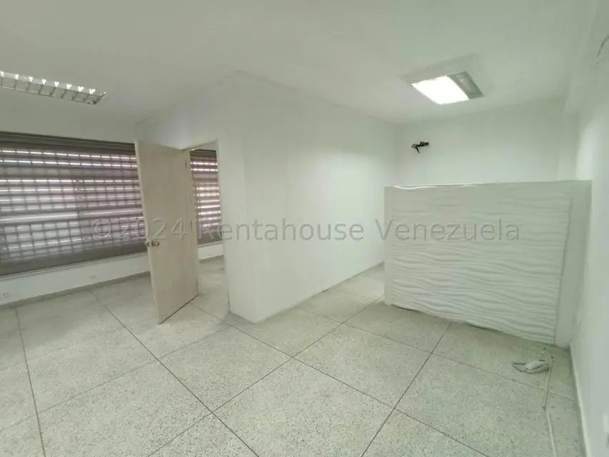 Oficina en Alquiler en Avenida Miranda, Aragua - 6