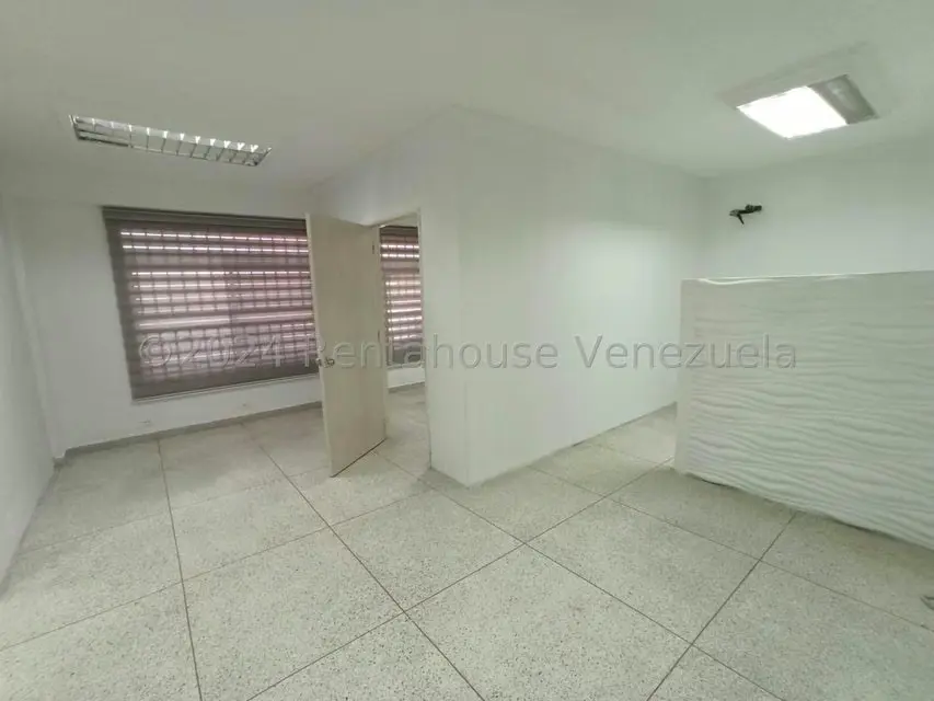Oficina en Alquiler en Avenida Miranda, Aragua - 8
