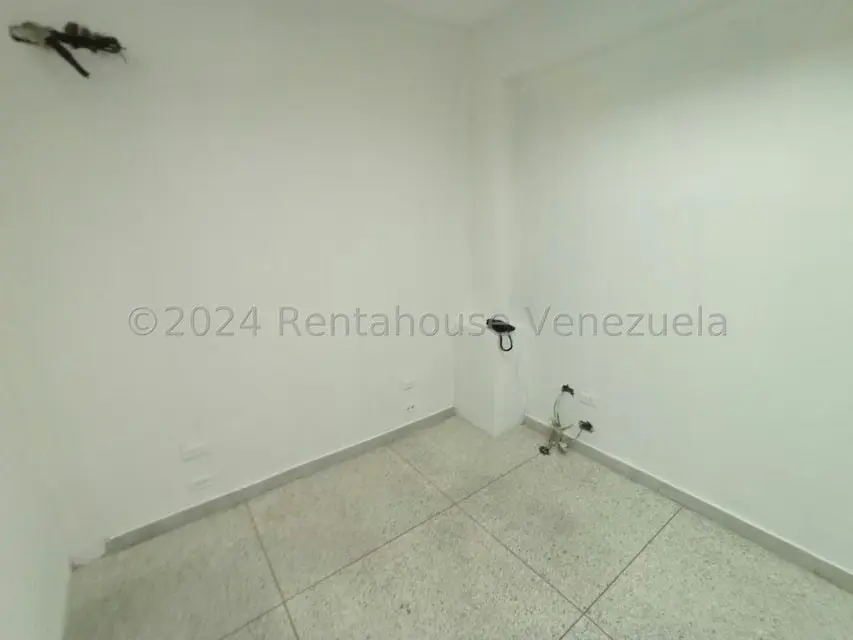 Oficina en Alquiler en Avenida Miranda, Aragua - 9