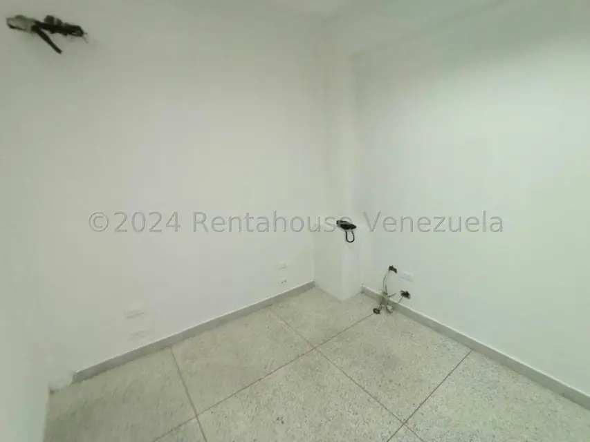 Oficina en Alquiler en Avenida Miranda, Aragua - 10