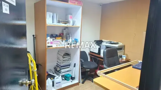 Se Alquila oficina de 105,99 mts2 en la Las Delicias - 6