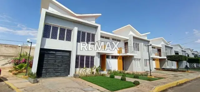 TONWHOUSE VILLA BOUR HARBOURD