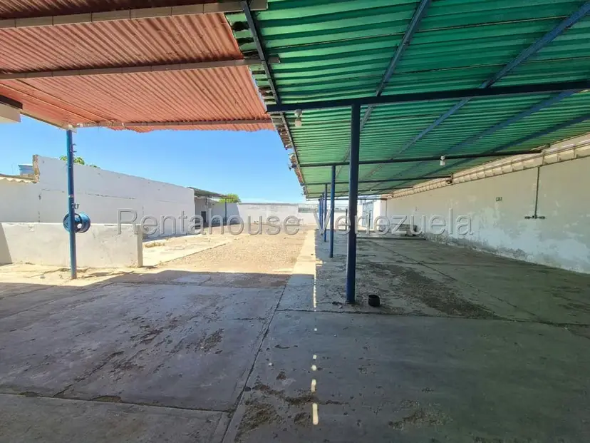 Comercial (Galpon - Deposito) en Alquiler en Nuevo Pueblo, Falcon
