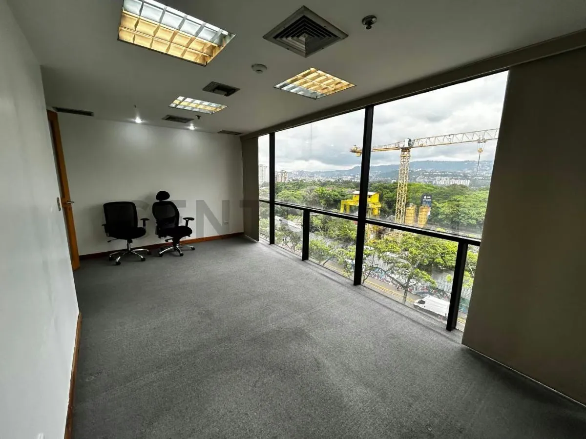RCh - Alquiler de Oficina en Santa Eduvigis, Torre Poliprima - 5