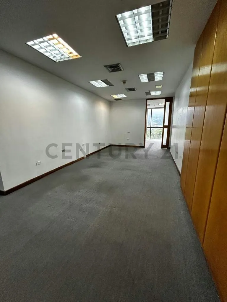RCh - Alquiler de Oficina en Santa Eduvigis, Torre Poliprima - 8