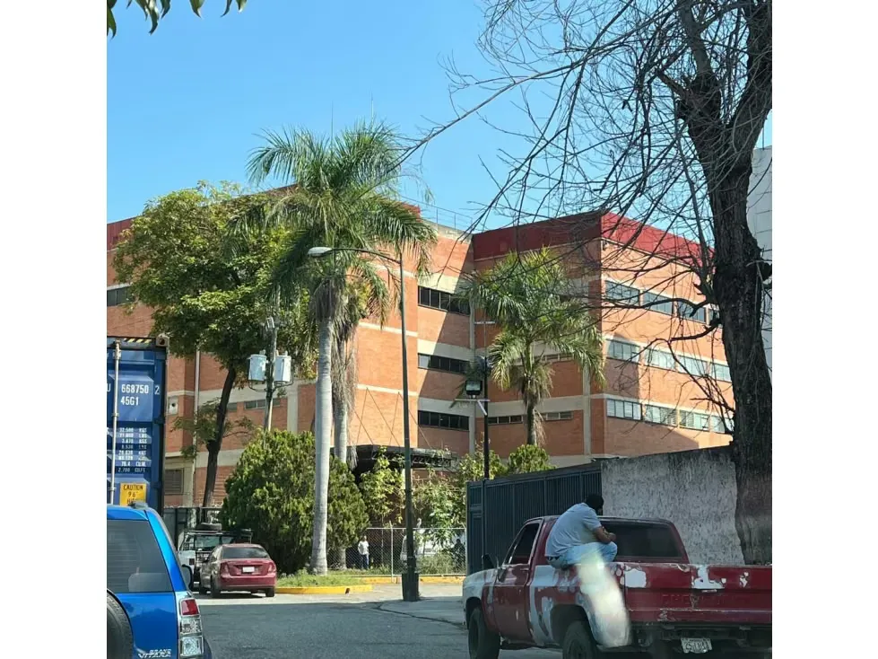 Vendo edificio industrial 7.349m2 La Trinidad 9767
