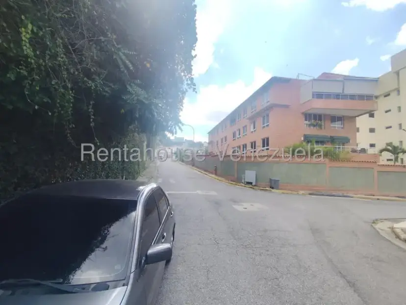 Apartamento (1 Nivel) en Alquiler en Colinas de Bello Monte, Distrito Metropolitano