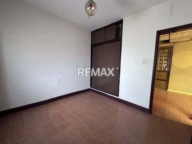 Alquiler de Edificio Comercial Avenida Bolivar - 6