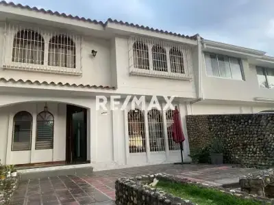 CASA QUINTA en LA URBANIZACIÓN SUCRE , avenida libertador ,