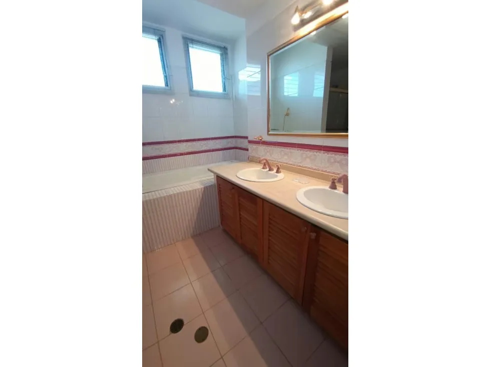EN VENTA APARTAMENTO PH DE LUJO EN SEBUCáN 406m2 4h/4b/7p - 12