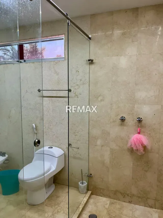 CASA EN VENTA URBANIZACION COLINAS DE GUATAPARO DE UNA SOLA PLANTA - 4