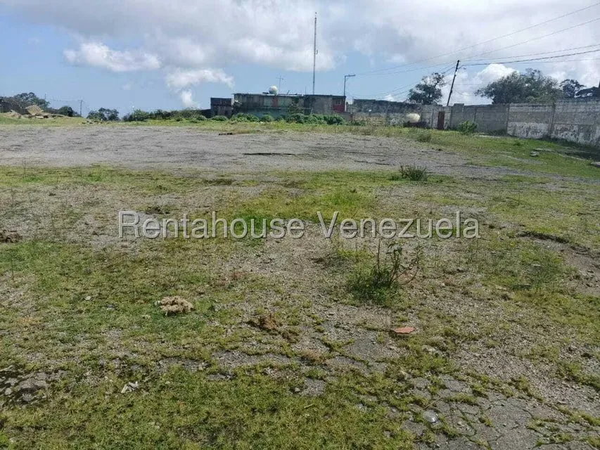 Terreno (Comercial) en Venta en El Junquito, Distrito Metropolitano - 4