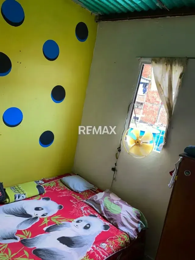 CASA EN VENTA EN AV. SUCRE, CATIA CARACAS - 13