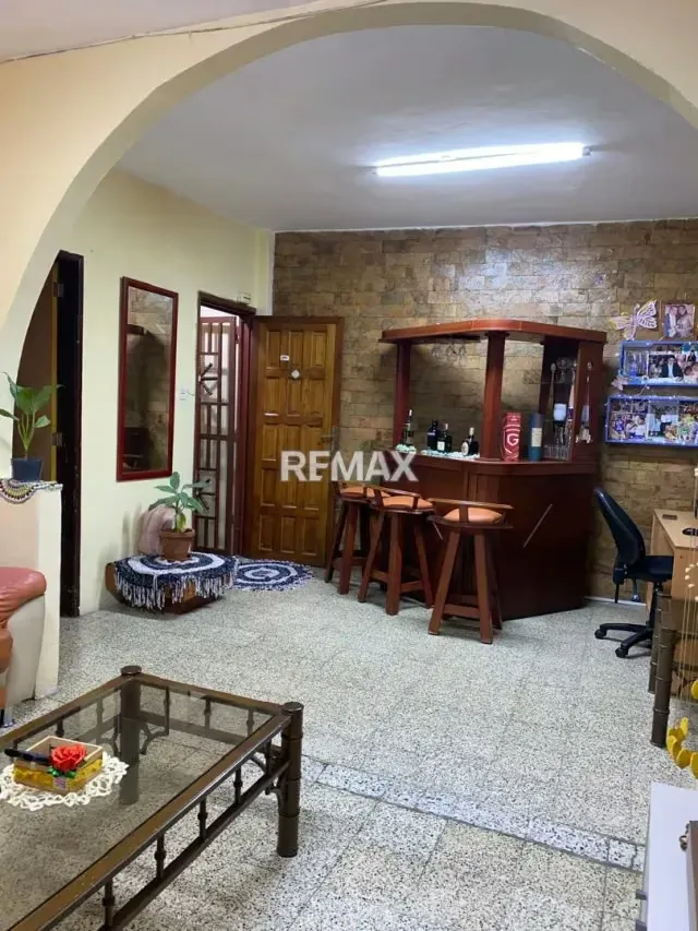CASA EN VENTA EN AV. SUCRE, CATIA CARACAS - 2
