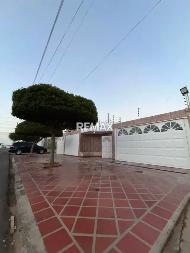 Hermosa Casa Quinta Urb Doral Norte