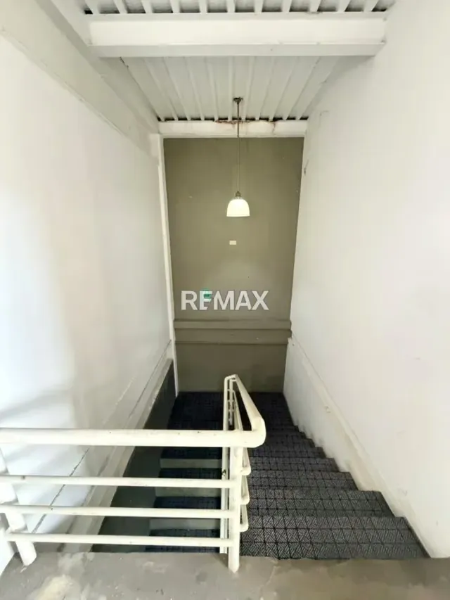 VENTA DE LOCAL COMERCIAL EN C.C BOULEVARD LOS MANGOS - 2