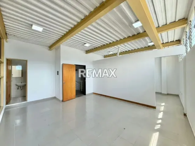 VENTA DE LOCAL COMERCIAL EN C.C BOULEVARD LOS MANGOS - 6