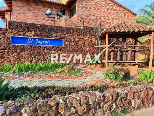 EXCLUSIVO TOWN HOUSE EN COSTA AZUL EN VENTA, CONFORT Y UBICACION PRIVILEGIADA Townhouse en conjunto residencial El Ingenio - Isla de Margarita