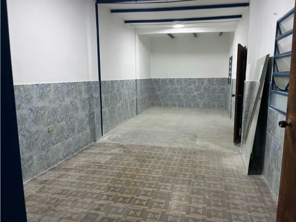 Alquiler PB de una casa para uso comercial o depósito en Catia - 4