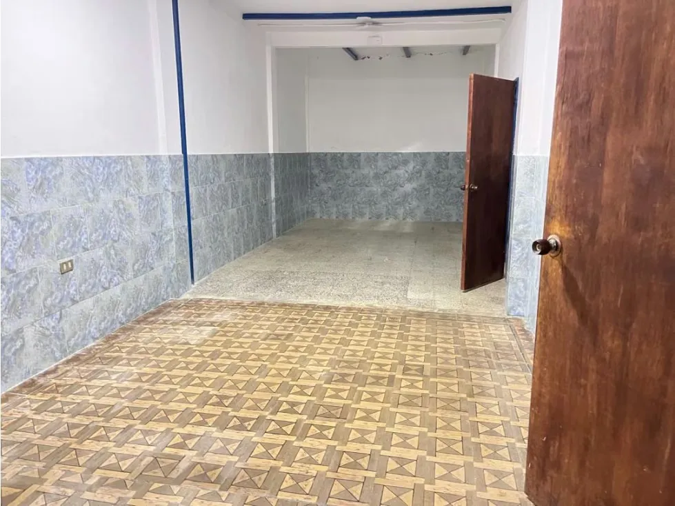 Alquiler PB de una casa para uso comercial o depósito en Catia - 5