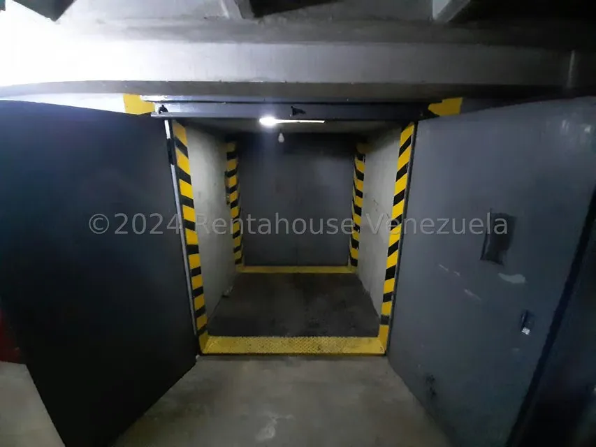 Edificio en Venta en Palo Verde, Distrito Metropolitano - 15