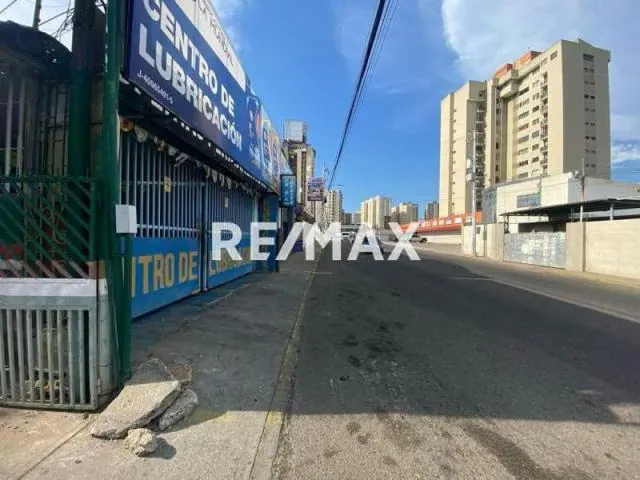 VENDE GALPON EN 1 DE MAYO frente a ferreteria ronaca