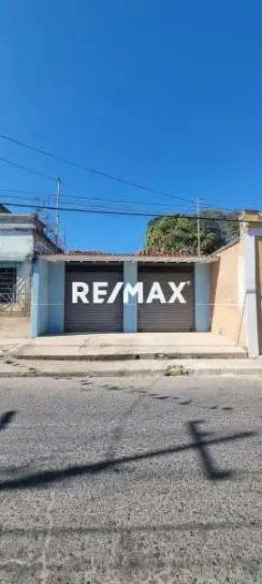 Venta Local Comercial Av. Rangel Valencia a Pie de calle