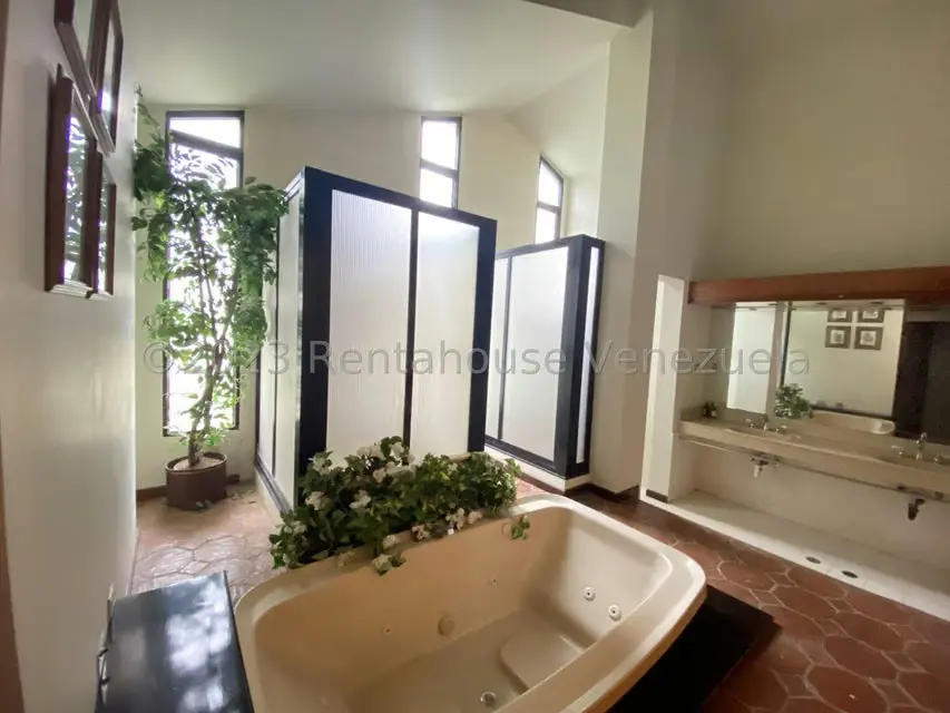 Casa (Multipes Niveles) en Venta en La Lagunita Country Club, Distrito Metropolitano - 38