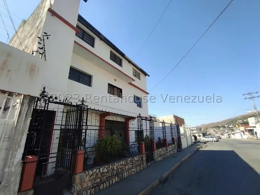 Casa (Multipes Niveles) en Venta en Bolivar, Aragua