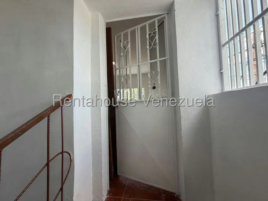 Apartamento (1 Nivel) en Alquiler en La Montanita, Lara - 2