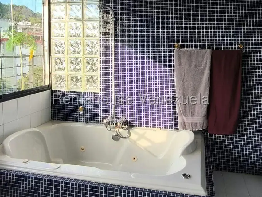 Apartamento (Penthouse) en Venta en Cumbres de Curumo, Distrito Metropolitano - 23