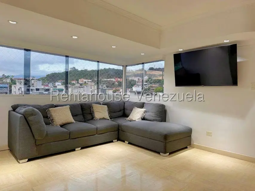 Apartamento (Penthouse) en Venta en Cumbres de Curumo, Distrito Metropolitano - 3