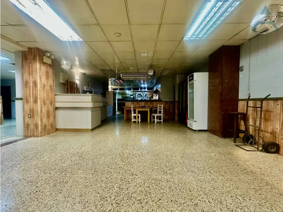 Se alquila/vende Local comercial 180m² La Urbina - 13