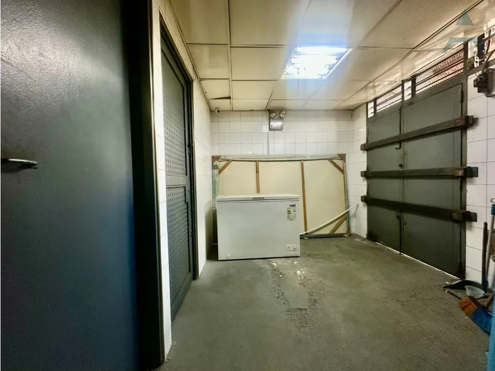 Se alquila/vende Local comercial 180m² La Urbina - 8