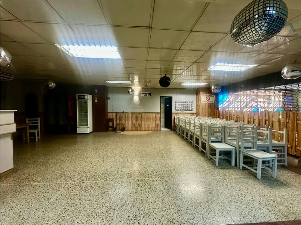 Se alquila/vende Local comercial 180m² La Urbina - 9