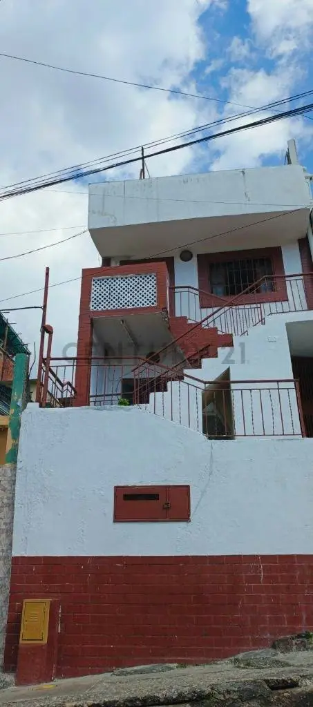 Se Vende Casa en Los Flores de Catia - 2