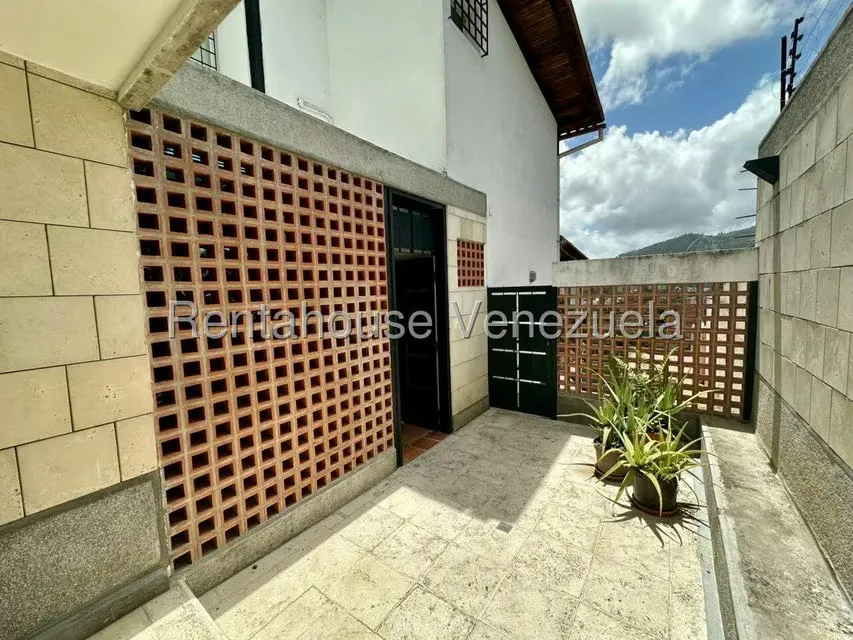 Casa (Multipes Niveles) en Venta en Lomas de La Trinidad, Distrito Metropolitano - 2